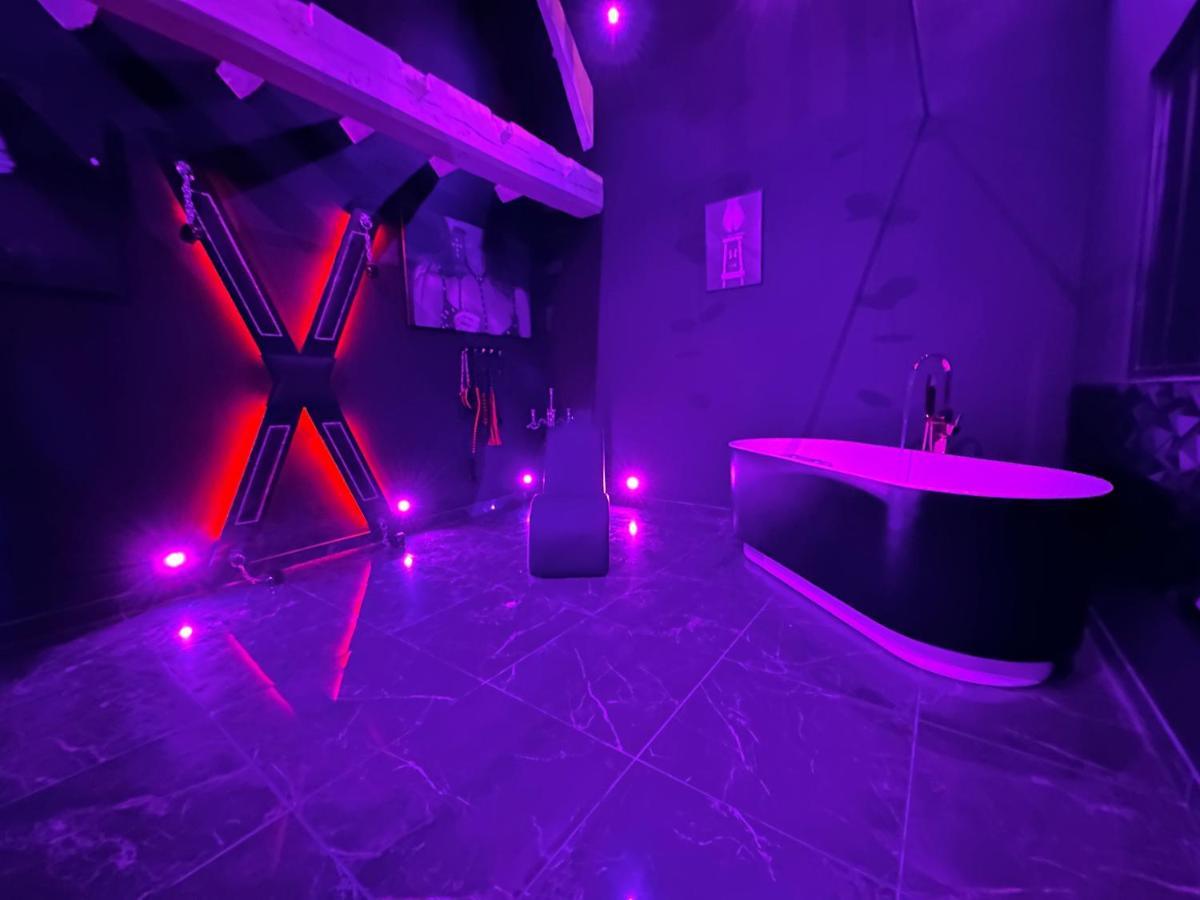 Loveroom De Luxe - Theme 50 Nuances De Grey Maison Privative Spa Insolite Douchy-les-Mines Extérieur photo